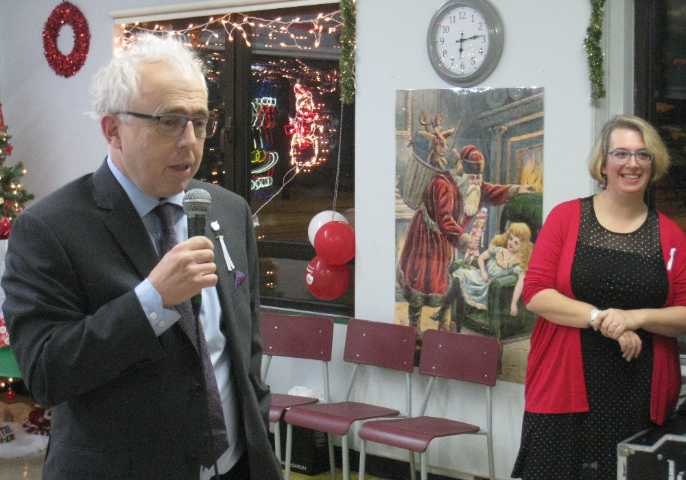 Visite de personnalit&eacute;s politiques au &laquo;party&raquo; de No&euml;l du CABSH