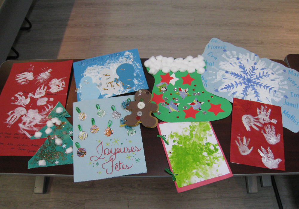 Des cartes cr&eacute;&eacute;es par les petits de Saint-Hubert pour nos a&icirc;n&eacute;s !